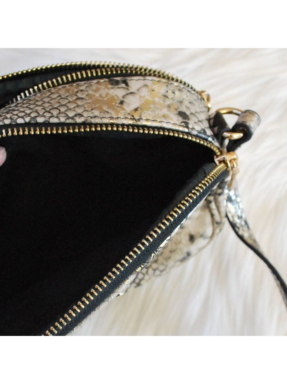 Steve Madden Reptile Snakeskin Print Crossbody Bag Purse - Picture 4 of 4